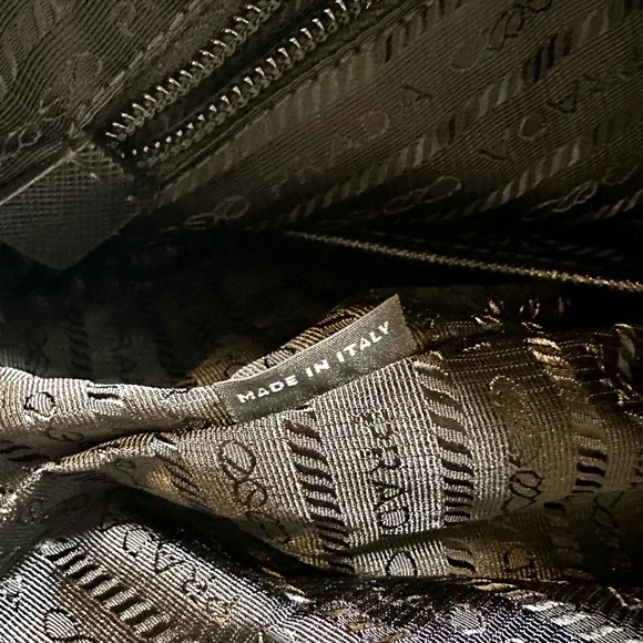 NEW! Limited Edition Prada x Frankenstein Rose Print Nylon Convertible Tote - Picture 14 of 15